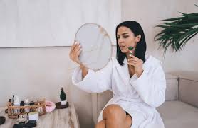 🌿 The Psychology of Skincare: Why Rituals Matter More Than Products